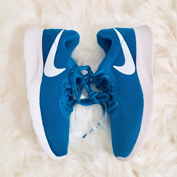 nike tanjun turquoise